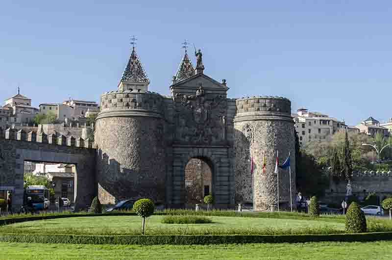 Toledo 025 - Puerta Nueva de Bisagra.jpg